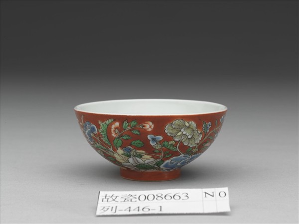 洋彩紅地四季花卉紋鍾