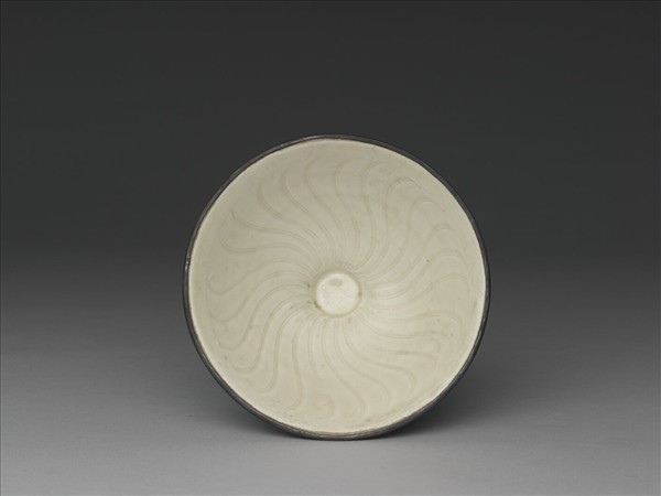 定窯 白瓷劃花水波紋碗