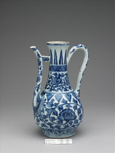 青花牡丹紋執壺