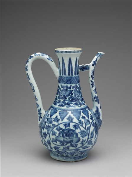 青花牡丹紋執壺