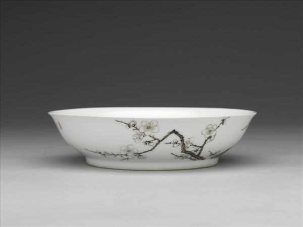 琺瑯彩赭墨梅花圖盤