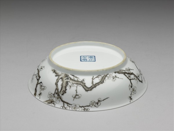 琺瑯彩赭墨梅花圖盤