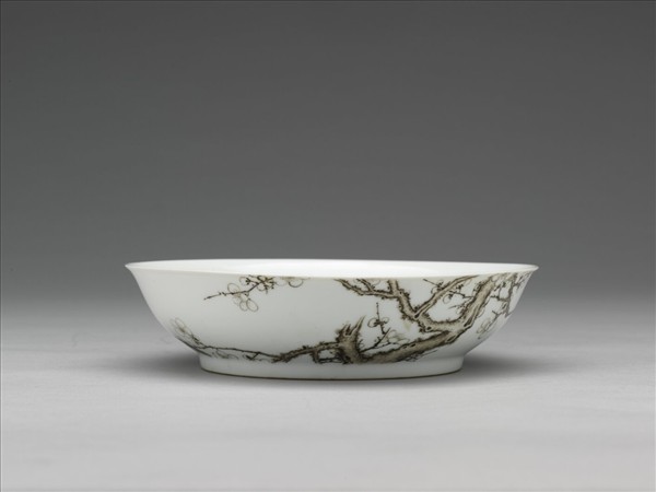 琺瑯彩赭墨梅花圖盤