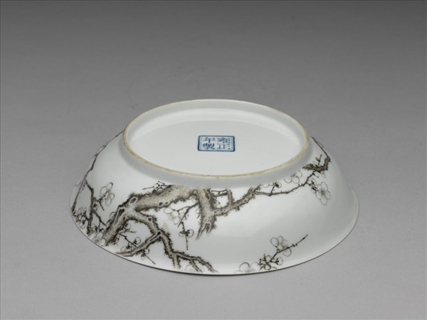 琺瑯彩赭墨梅花圖盤