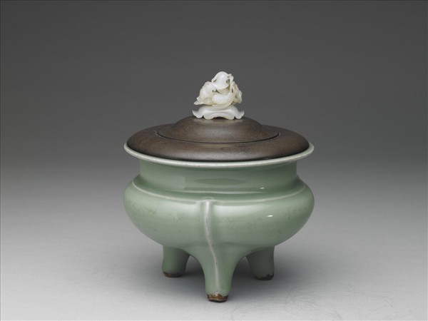 龍泉窯 青瓷鬲式爐