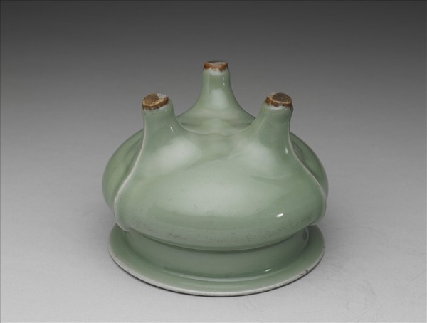 龍泉窯 青瓷鬲式爐