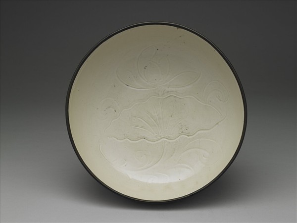 定窯 白瓷劃花蓮花紋碗