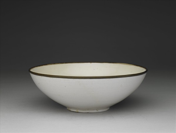 定窯 白瓷劃花雙魚紋碗