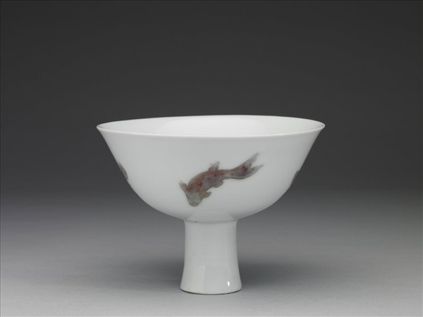 釉裡紅四魚紋高足碗