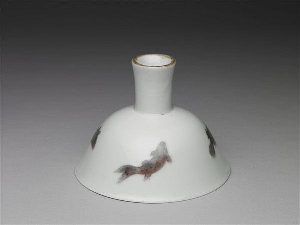 釉裡紅四魚紋高足碗