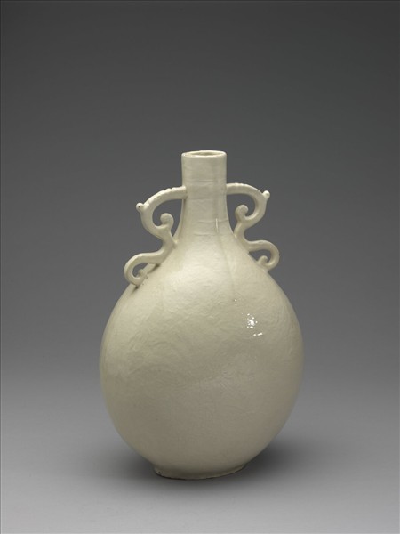 白瓷印花螭耳扁壺