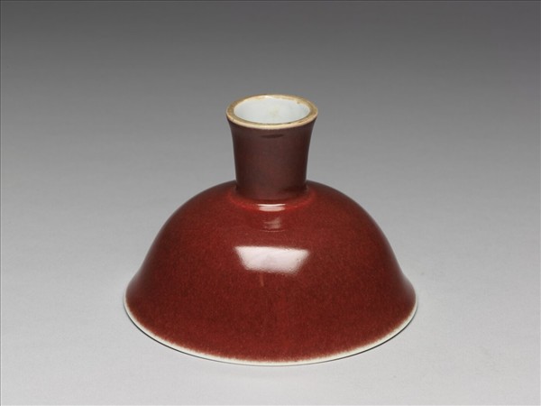 寶石紅釉白裡高足碗