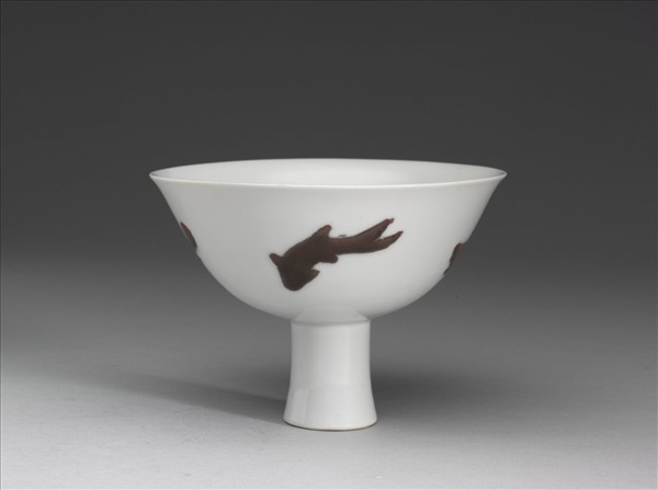 釉裡紅四魚紋高足碗