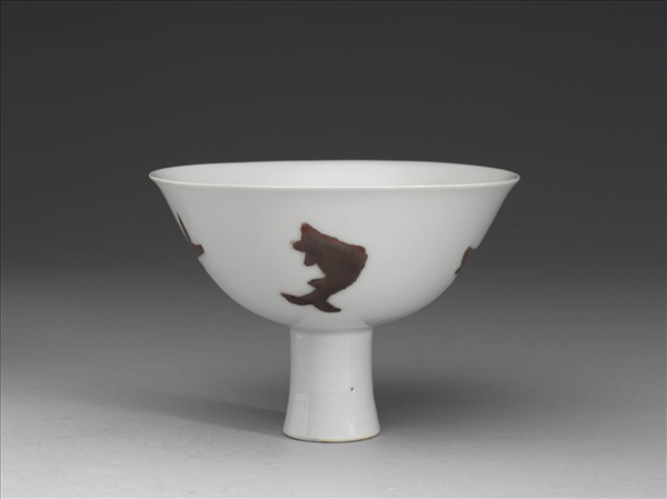 釉裡紅四魚紋高足碗