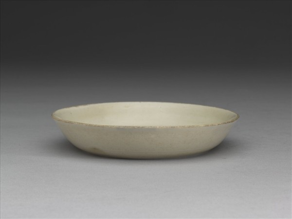 定窯 劃花蓮花紋碟