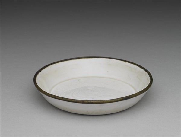 定窯 劃花螭紋碟