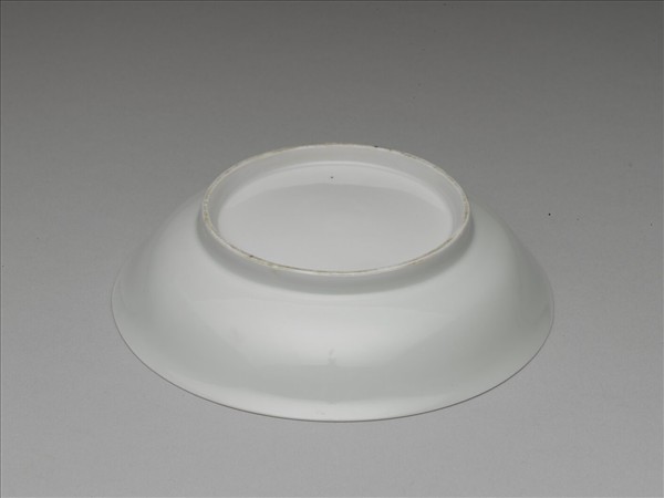 甜白釉雲龍紋碟