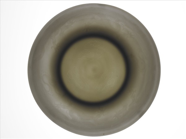 甜白釉雲龍紋碟