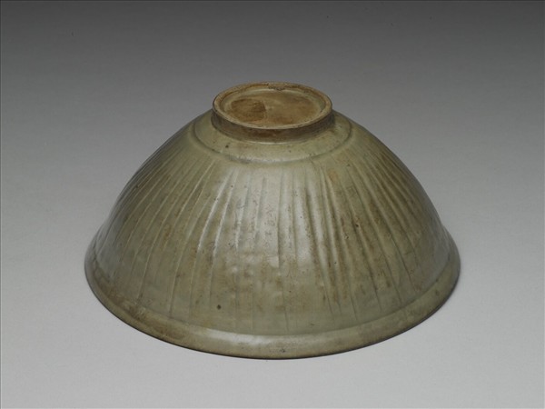 耀州窯 青瓷印花菊花紋碗