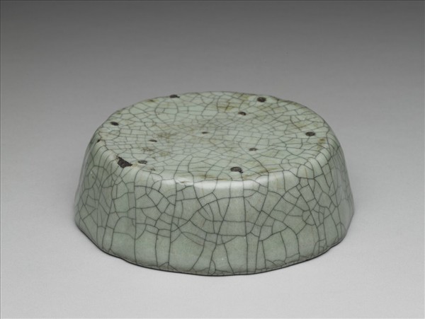 哥窯 青瓷牡丹花式洗