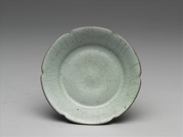 官窯 青瓷葵瓣口碟