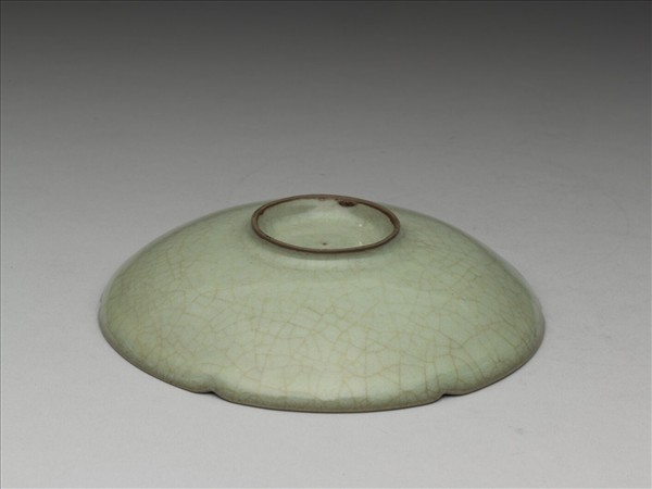 官窯 青瓷葵瓣口碟