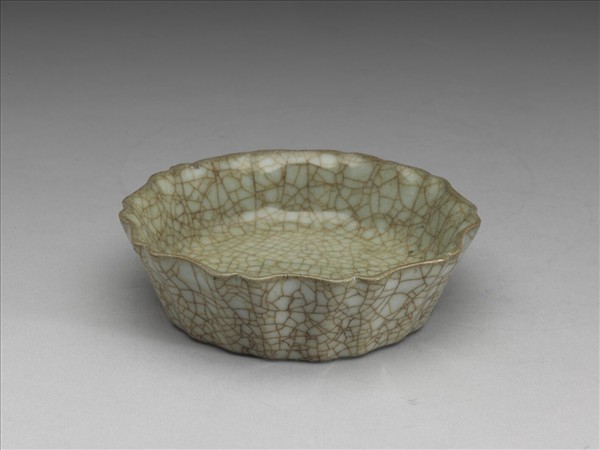 哥窯 青瓷牡丹花式洗