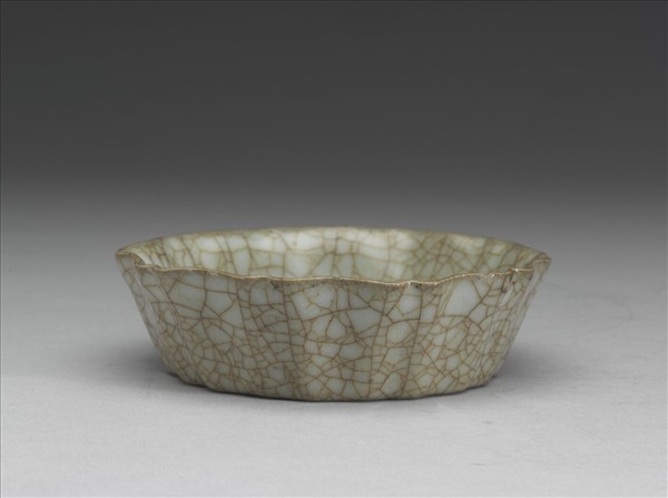 哥窯 青瓷牡丹花式洗