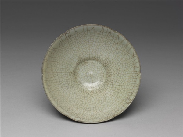 哥窯 青瓷葵瓣口碗