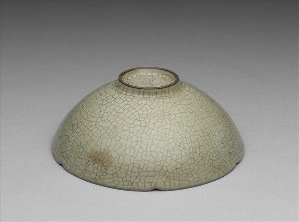 哥窯 青瓷葵瓣口碗