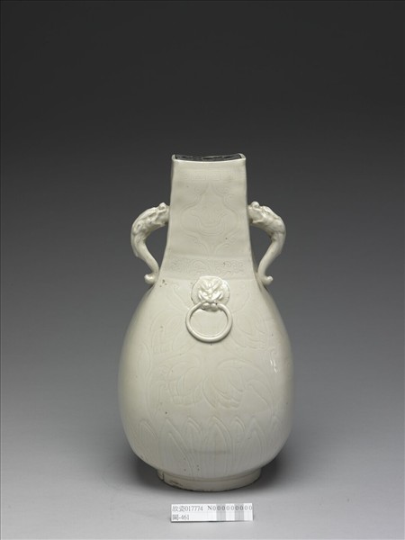 定窯 白瓷劃花鋪首龍耳方壺