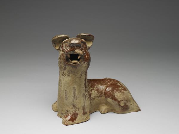 褐釉陶犬