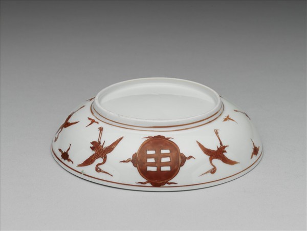 白瓷描紅雲鶴八卦紋盤