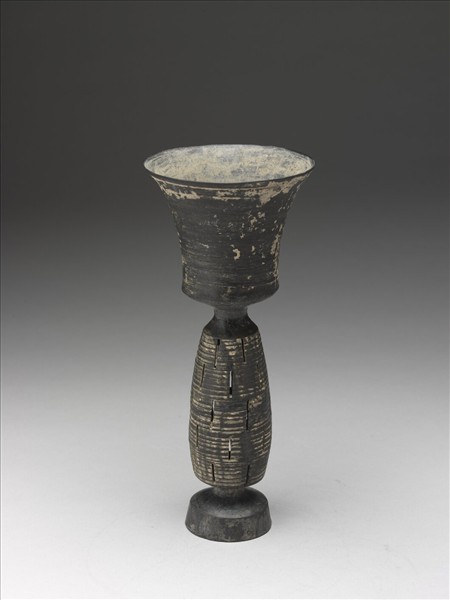 黑陶高足杯 