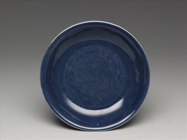 霽青釉雲龍紋盤