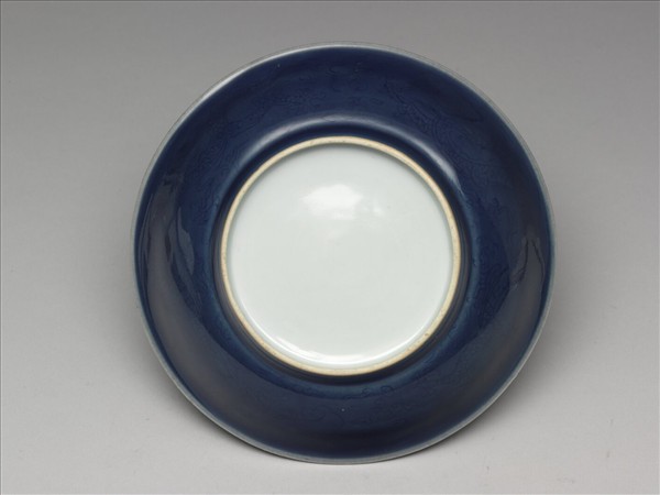 霽青釉雲龍紋盤