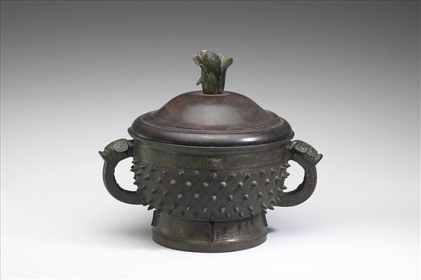 乳丁回首夔紋簋