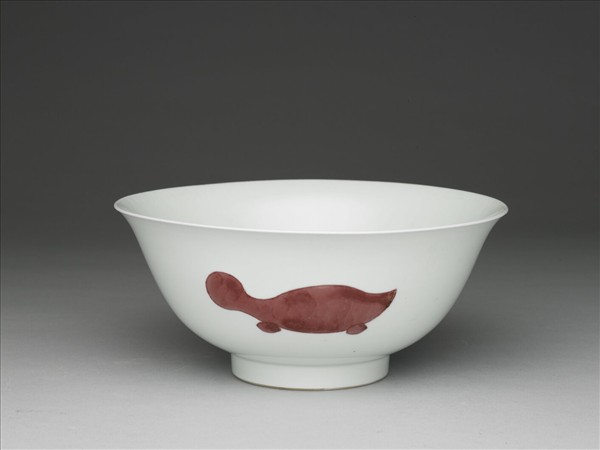 釉裡紅三魚紋碗