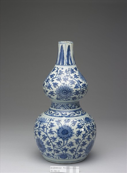 青花番蓮紋葫蘆瓶