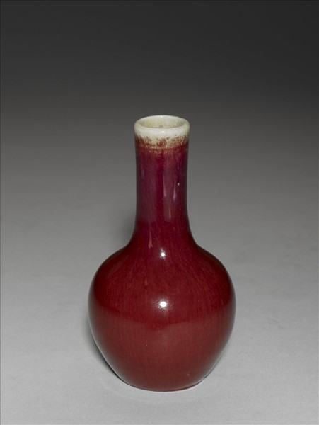 寶石紅釉瓶