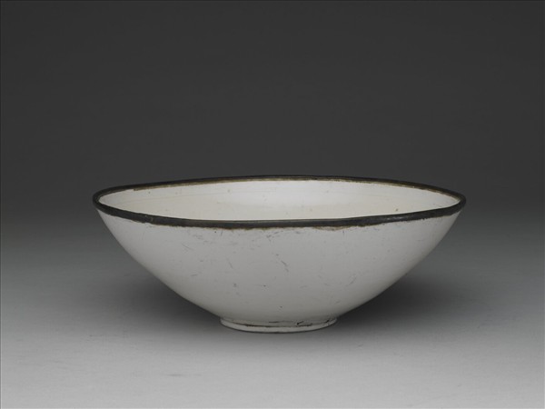 定窯 白瓷劃花萱草紋碗