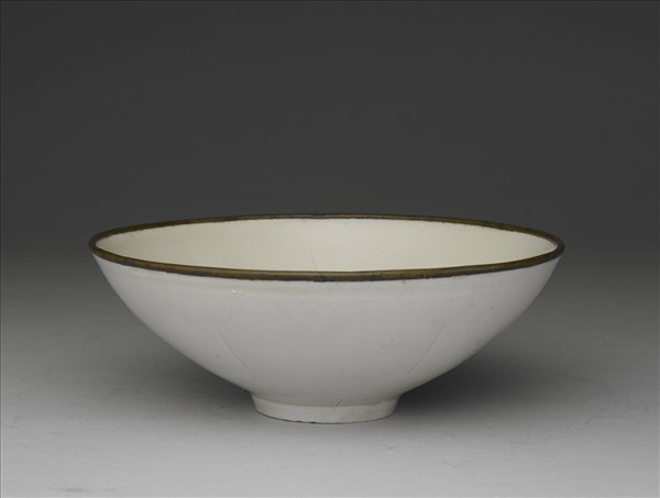 定窯 白瓷劃花蓮花紋碗