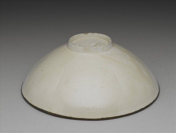 定窯 白瓷劃花蓮花紋碗