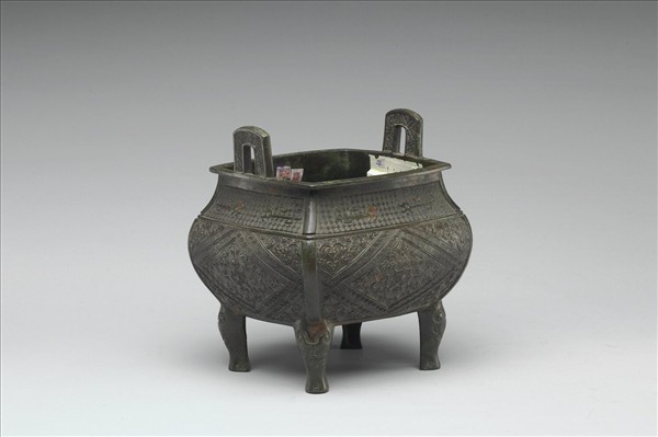 夔紋方鼎