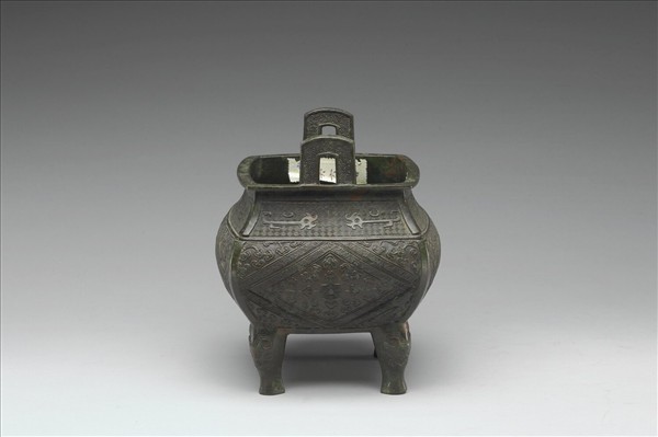 夔紋方鼎