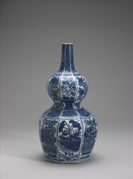 青花福壽花卉紋八稜葫蘆瓶