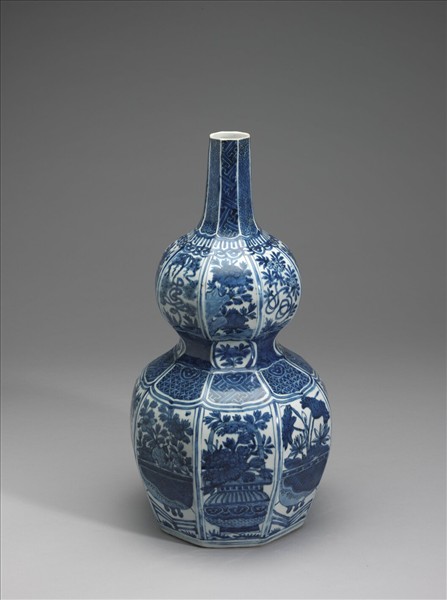 青花福壽花卉紋八稜葫蘆瓶