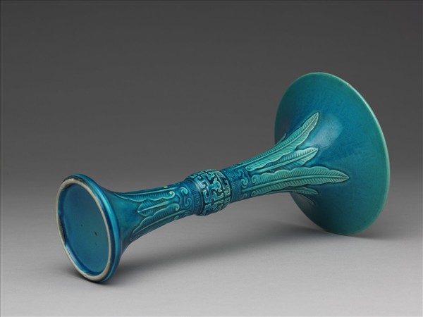 孔雀綠釉蕉葉紋觚