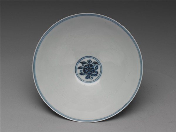 青花番蓮紋碗