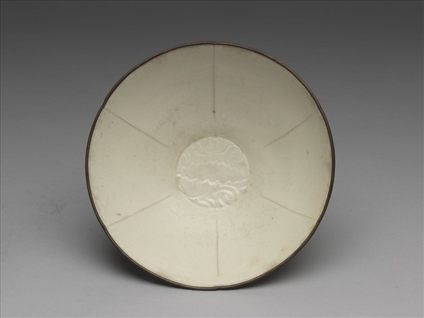 定窯 白瓷劃花蓮花紋碗